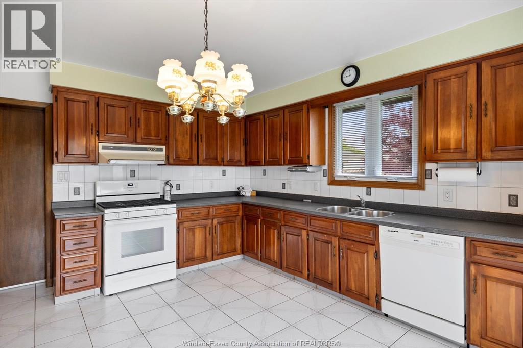 5649 Baldwin, Windsor, Ontario  N8T 1L7 - Photo 9 - 26016792