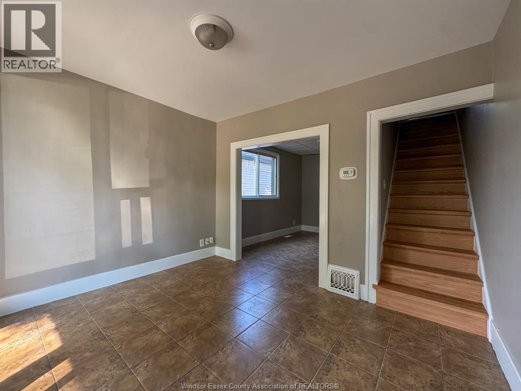 3458 Harris, Windsor, Ontario  N9C 1N5 - Photo 3 - 26016807