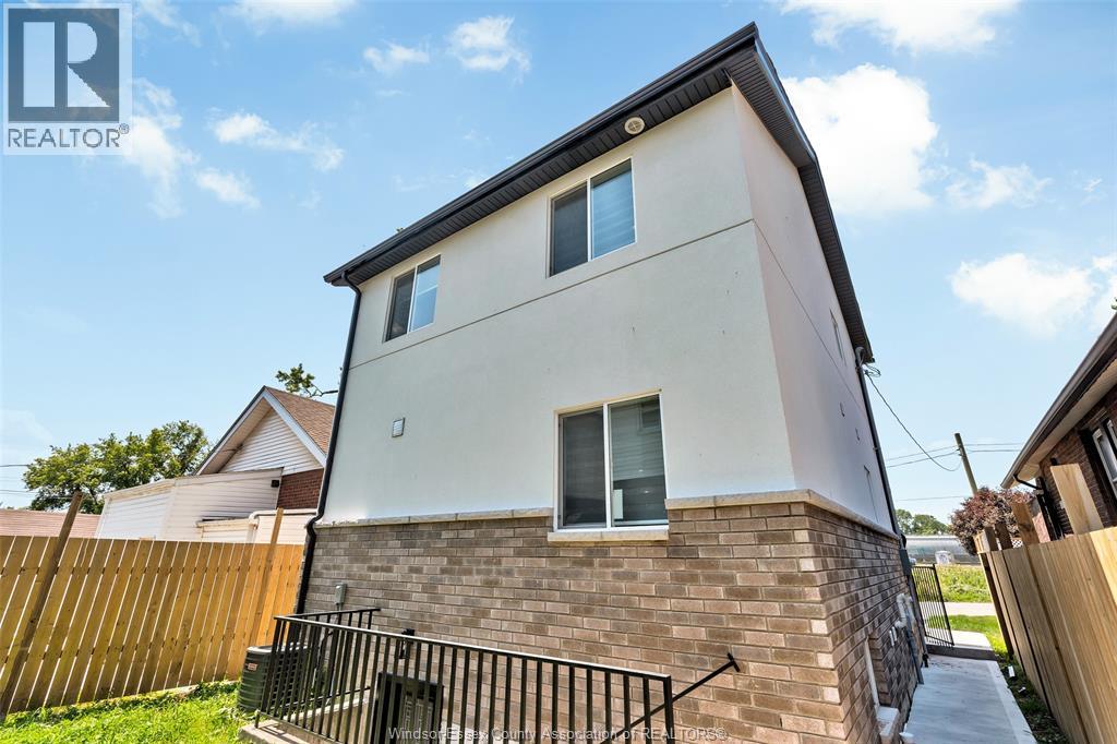 1156 Wellington, Windsor, Ontario  N9A 5K1 - Photo 5 - 26016838