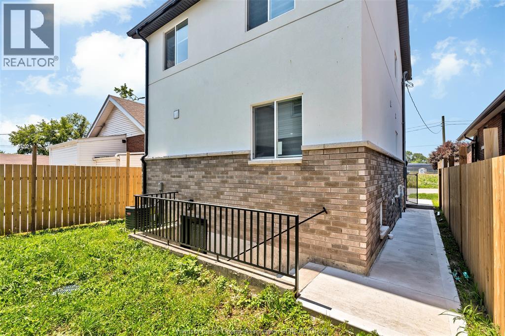 1156 Wellington, Windsor, Ontario  N9A 5K1 - Photo 6 - 26016838