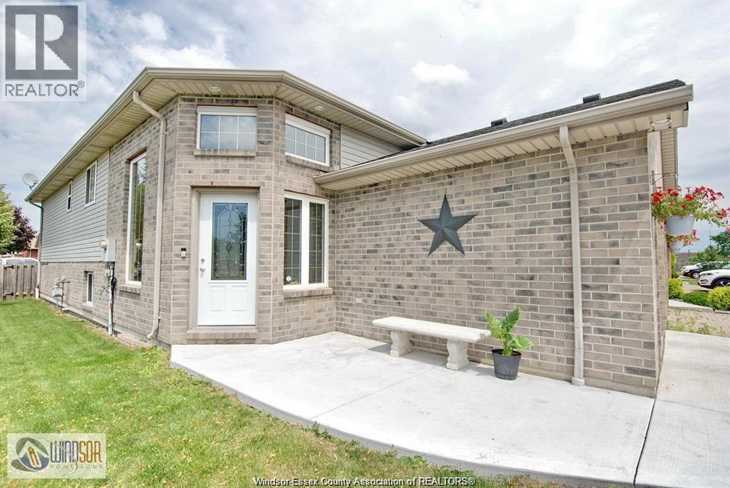 1526 Highnoon Drive, Windsor, Ontario  N9G 3B6 - Photo 2 - 26016737