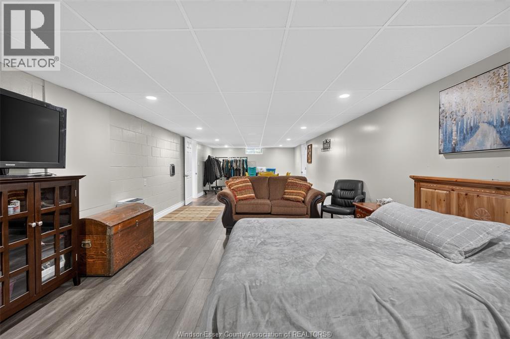 2468 Mark, Windsor, Ontario  N9E 2W3 - Photo 32 - 26016855