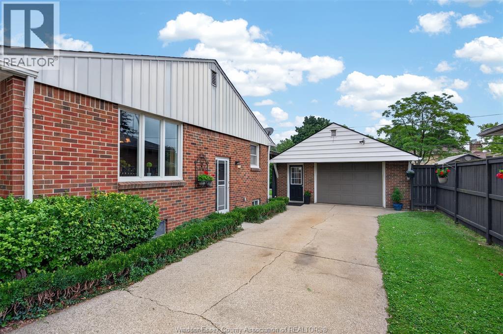 2468 Mark, Windsor, Ontario  N9E 2W3 - Photo 36 - 26016855
