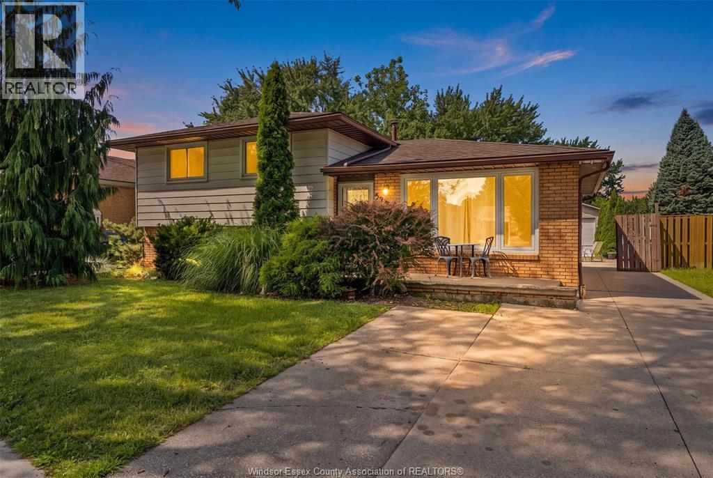 3285 Rosebriar Road, Windsor, Ontario  N8R 1Y2 - Photo 1 - 26016870