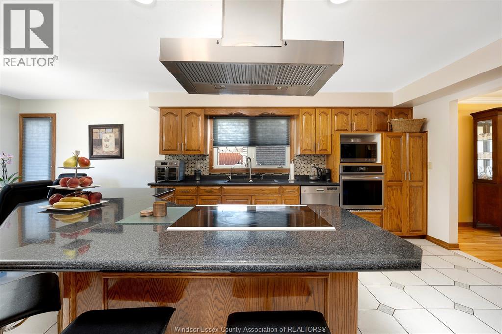 12339 Funaro Crescent, Tecumseh, Ontario  N9K 1B2 - Photo 12 - 26016863