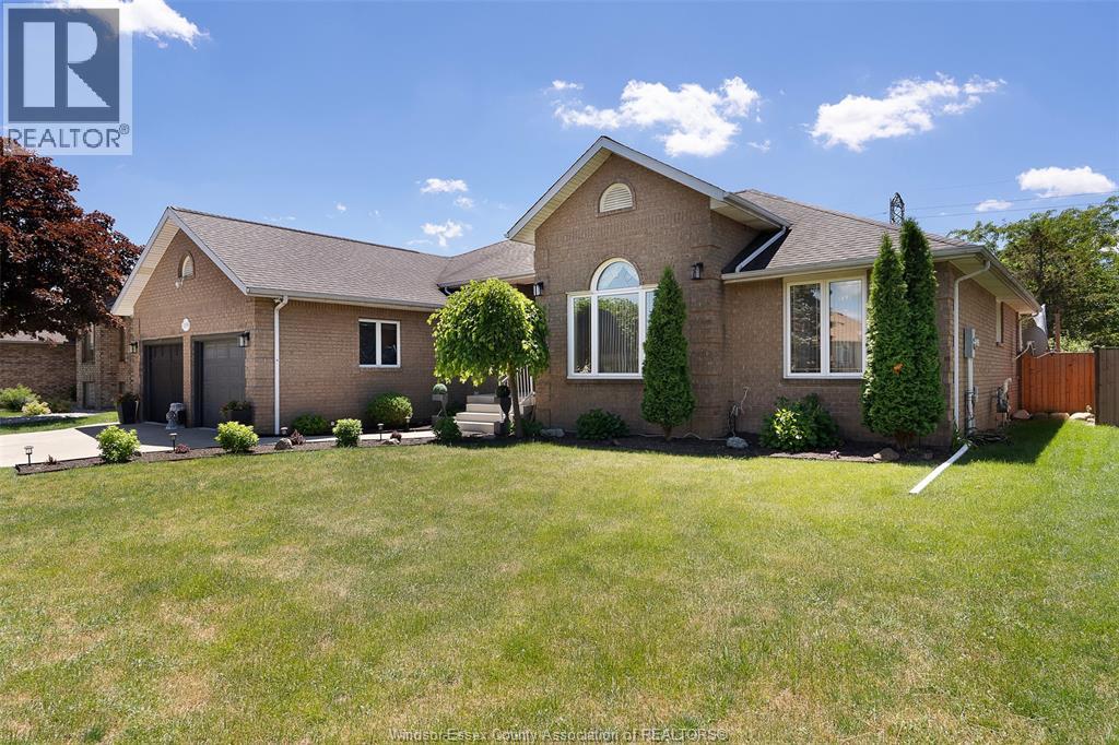 12339 Funaro Crescent, Tecumseh, Ontario  N9K 1B2 - Photo 2 - 26016863