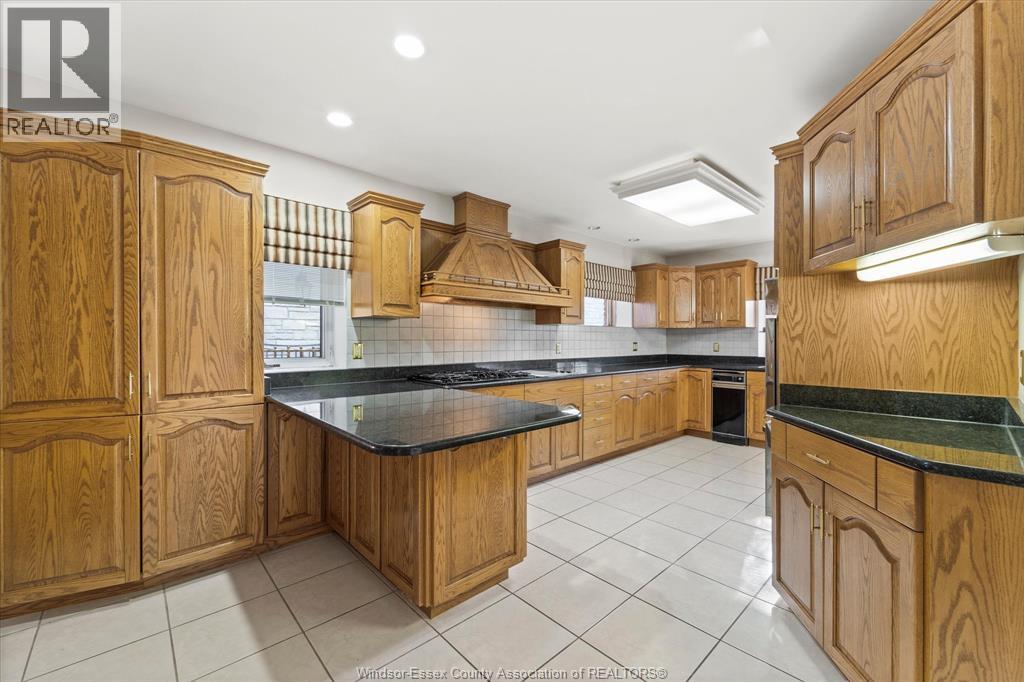 410 Russell Woods Road, Lakeshore, Ontario  N8N 3S5 - Photo 11 - 26016923
