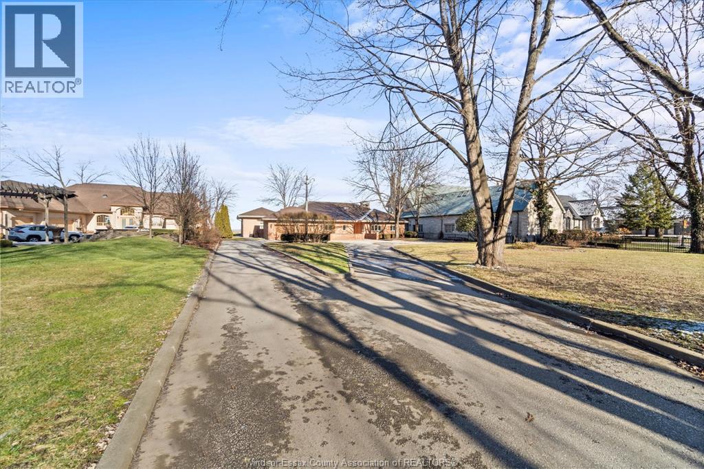 410 Russell Woods Road, Lakeshore, Ontario  N8N 3S5 - Photo 4 - 26016923