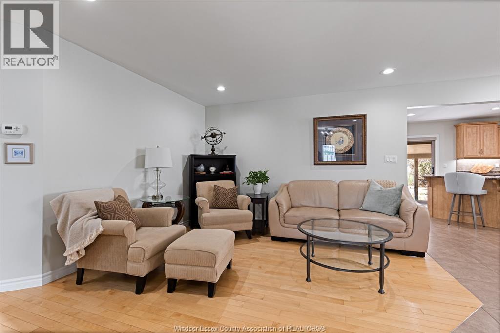160 Hanlan Street South, Essex, Ontario  N8M 3H1 - Photo 4 - 26016996