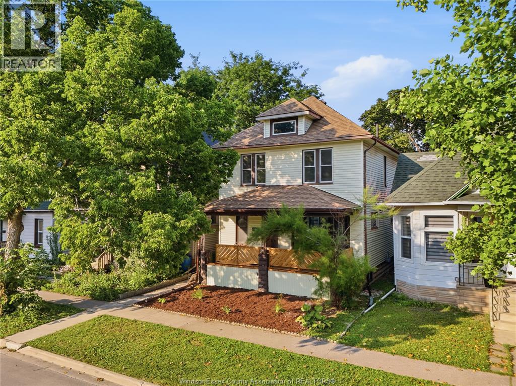 916 Lincoln Road, Windsor, Ontario  N8Y 2H2 - Photo 1 - 26017005