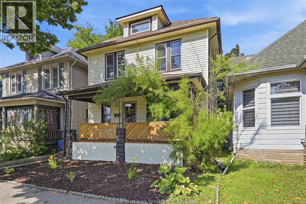 916 Lincoln Road, Windsor, Ontario  N8Y 2H2 - Photo 2 - 26017005