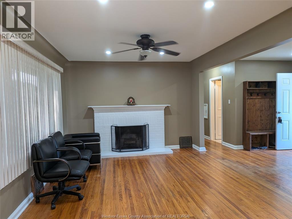 3130 Academy Drive, Windsor, Ontario  N9E 2H4 - Photo 4 - 26016864