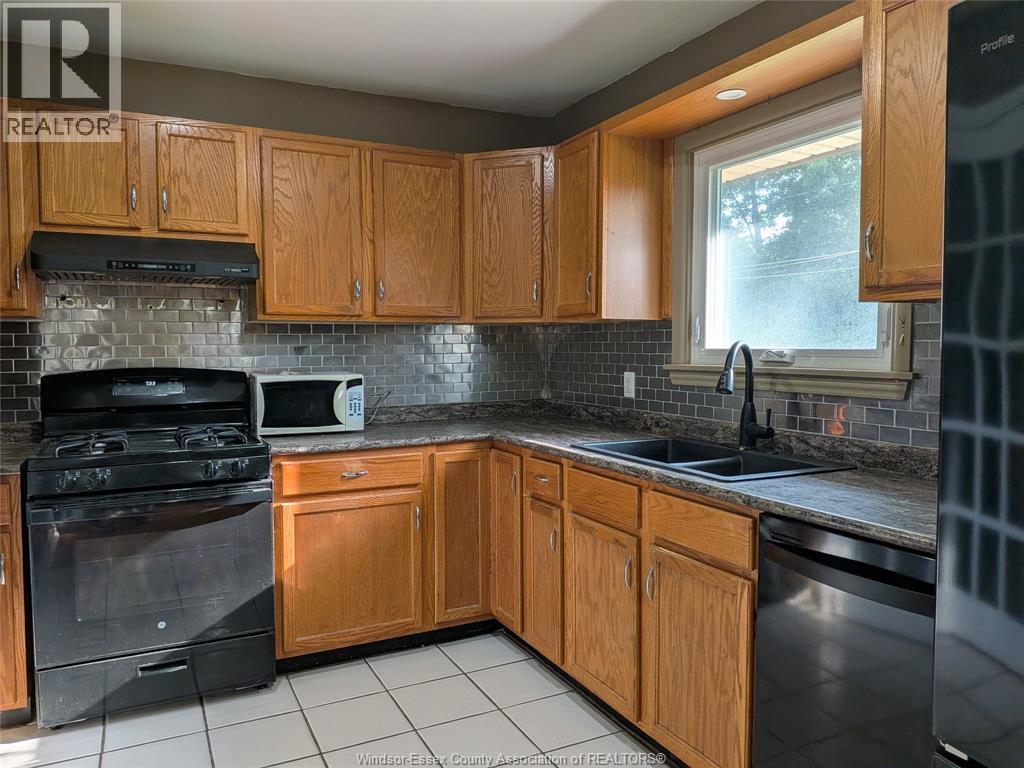 3130 Academy Drive, Windsor, Ontario  N9E 2H4 - Photo 5 - 26016864