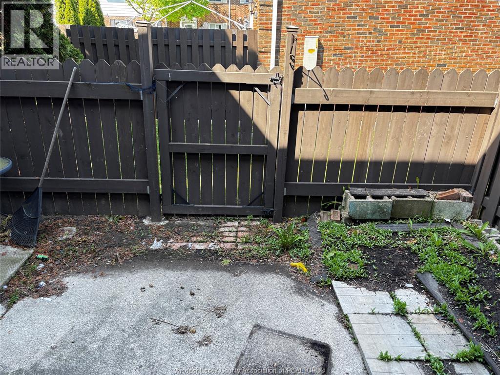 3057 Meadowbrook Lane Unit# 3, Windsor, Ontario  N8T 3C5 - Photo 17 - 26017069