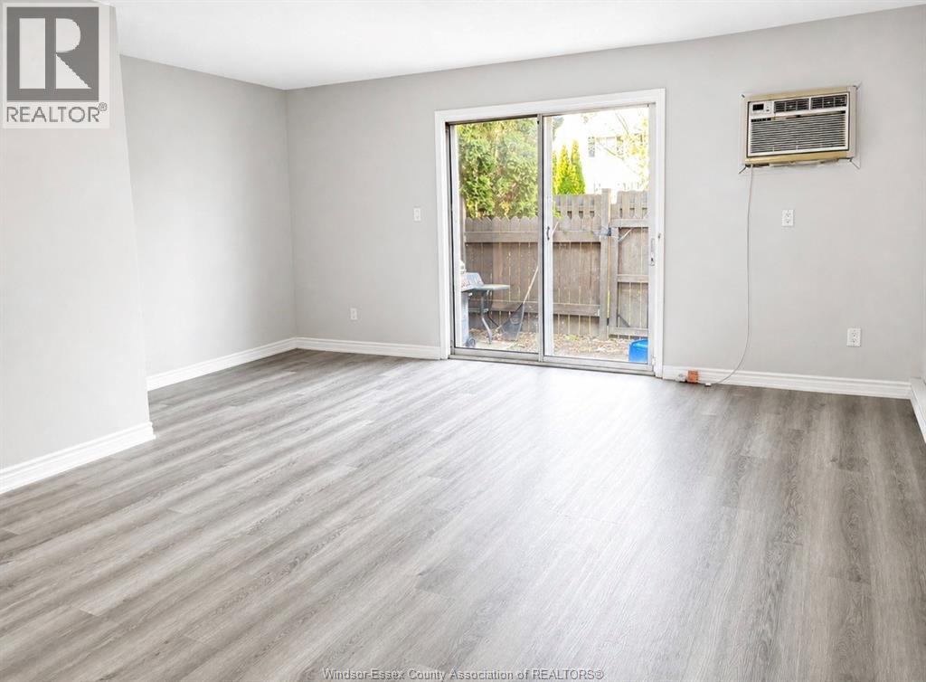 3057 Meadowbrook Lane Unit# 3, Windsor, Ontario  N8T 3C5 - Photo 3 - 26017069