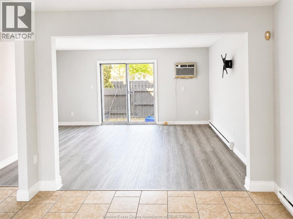 3057 Meadowbrook Lane Unit# 3, Windsor, Ontario  N8T 3C5 - Photo 4 - 26017069