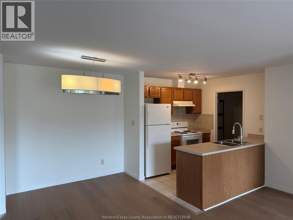 5000 Wyandotte Unit# 304, Windsor, Ontario  N8Y 5B8 - Photo 3 - 26017086