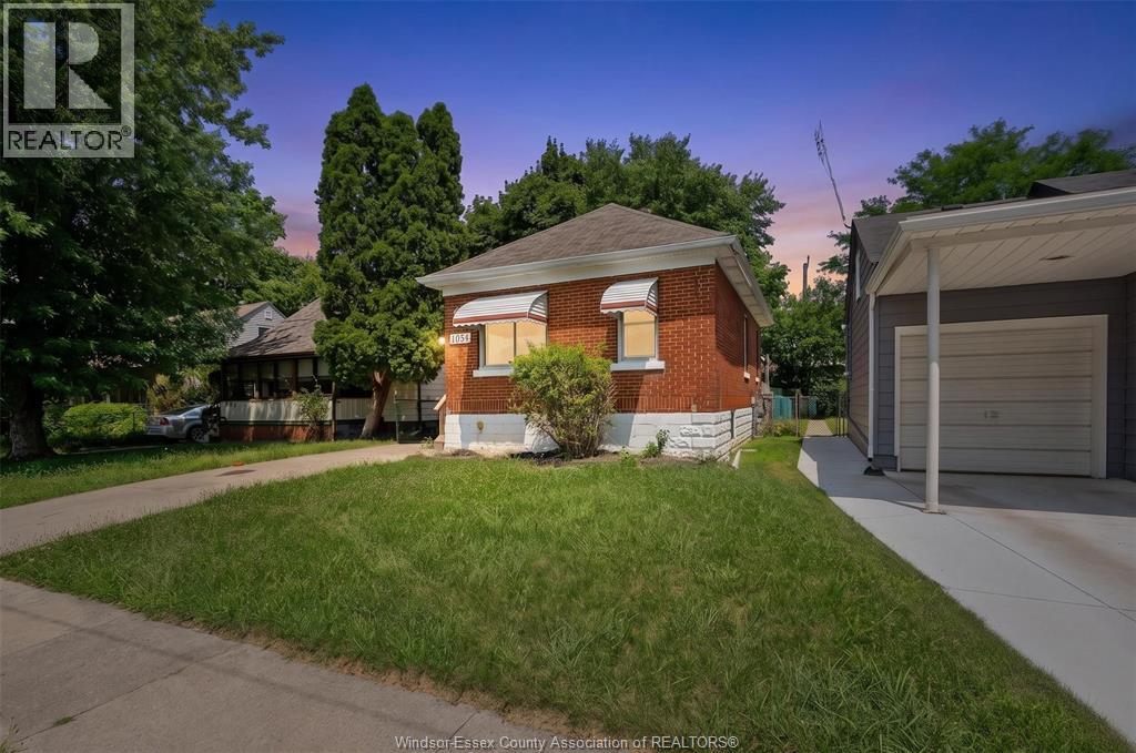 1054 Josephine, Windsor, Ontario  N9B 2L5 - Photo 3 - 26017100