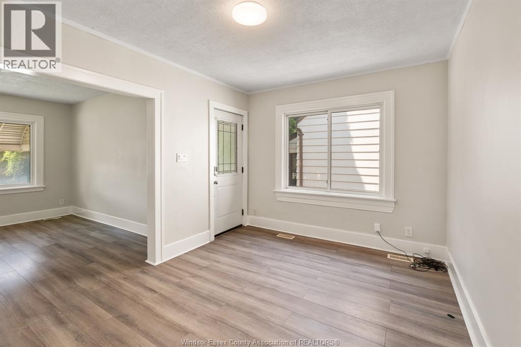 1054 Josephine, Windsor, Ontario  N9B 2L5 - Photo 4 - 26017100
