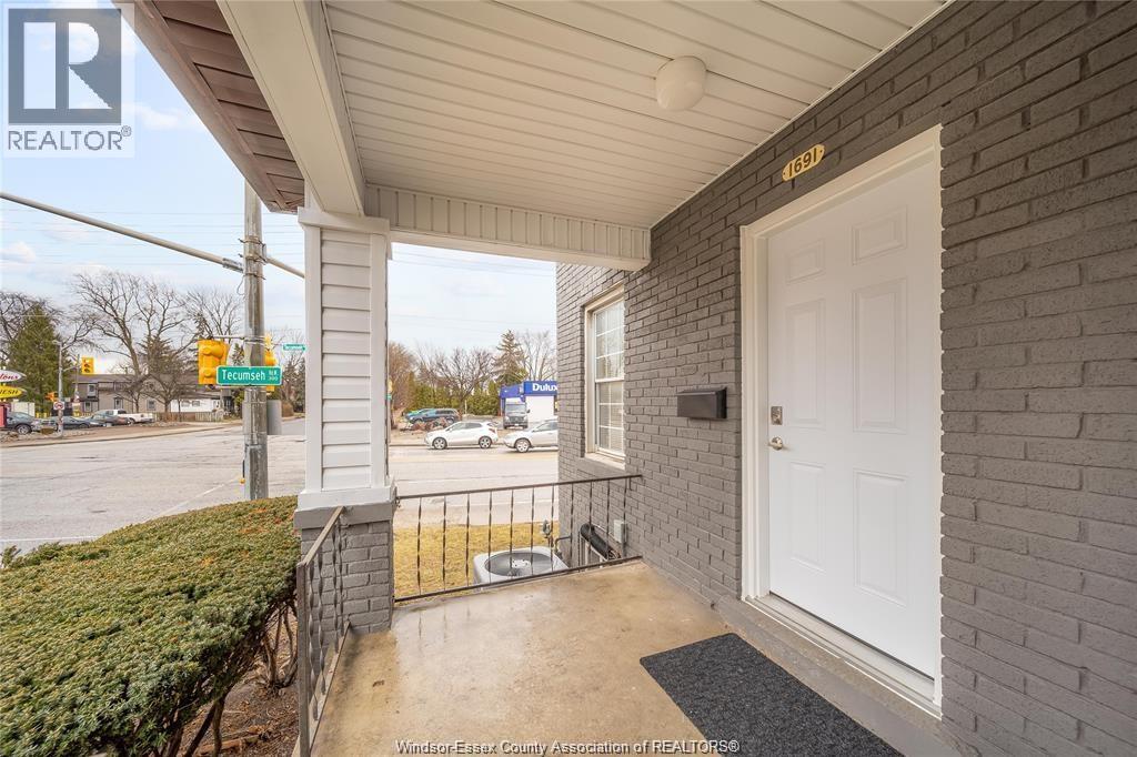 1691 Dougall, Windsor, Ontario  N8X 1S4 - Photo 2 - 26016958