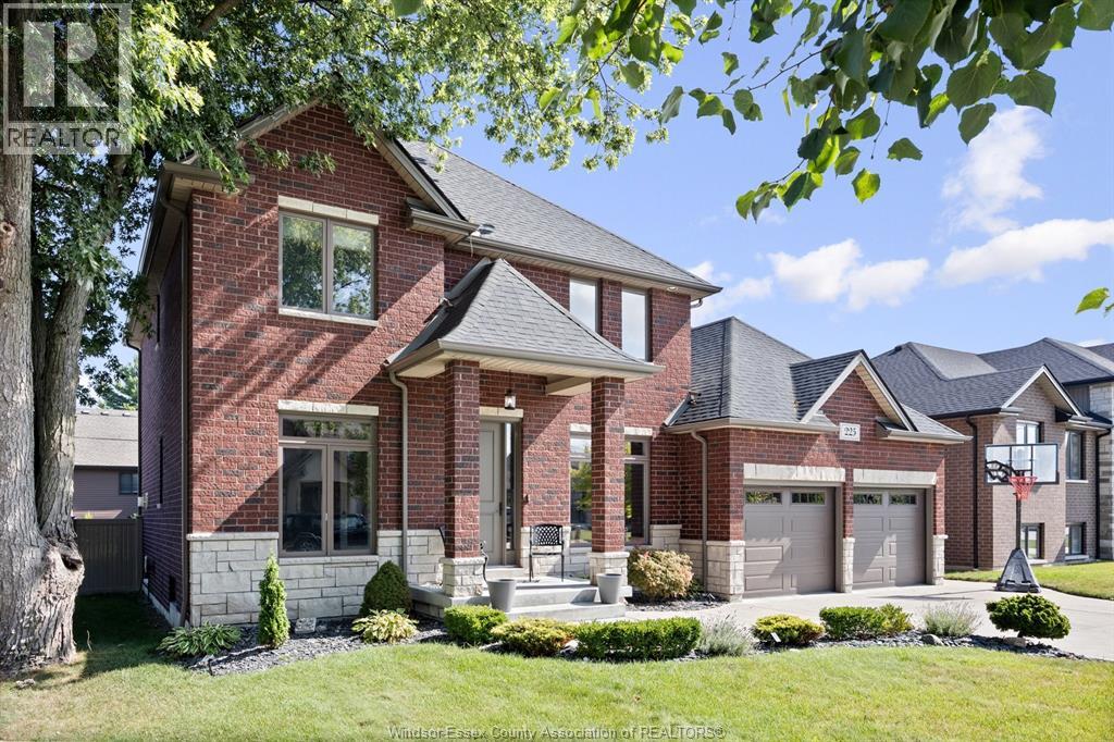 225 ELSWORTH, LaSalle, Ontario
