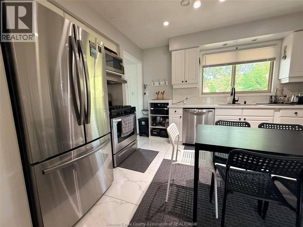 3199 Mark, Windsor, Ontario  N9E 2W9 - Photo 4 - 26017085