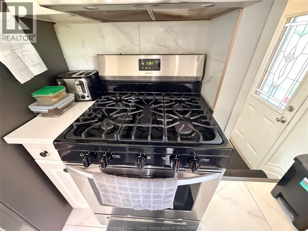 3199 Mark, Windsor, Ontario  N9E 2W9 - Photo 8 - 26017085