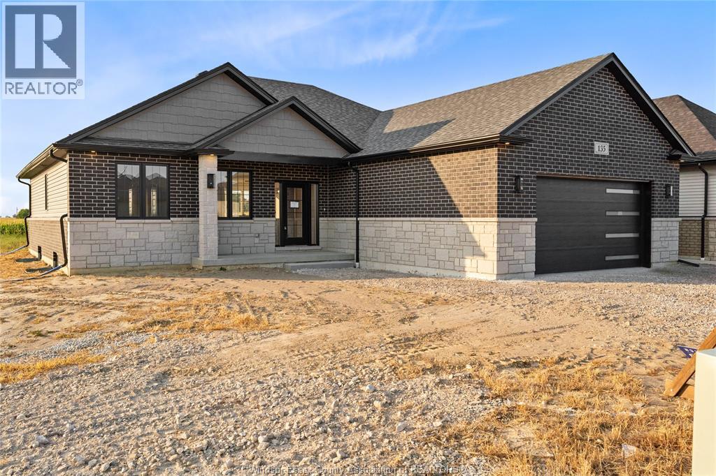 4507 Ursula, Comber, Ontario  N0R 1A0 - Photo 2 - 26017162