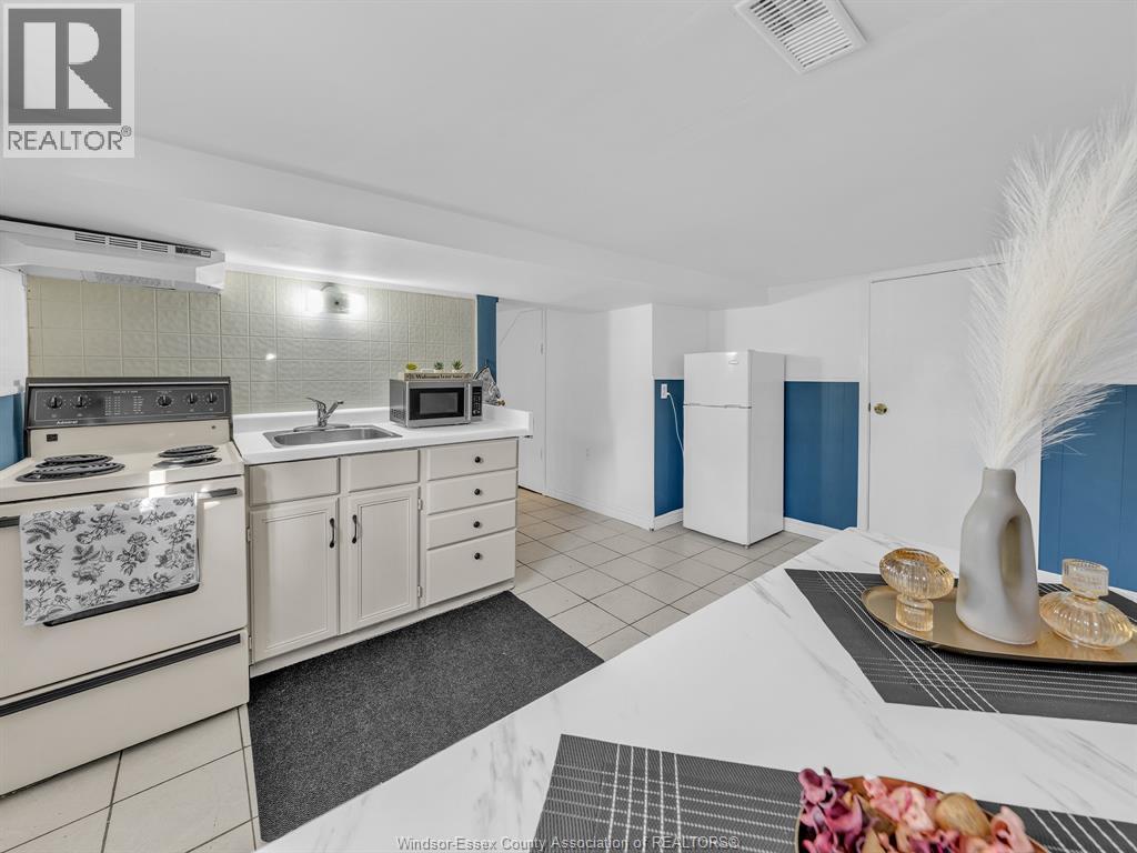 894 Dougall, Windsor, Ontario  N9A 4R1 - Photo 34 - 26017219