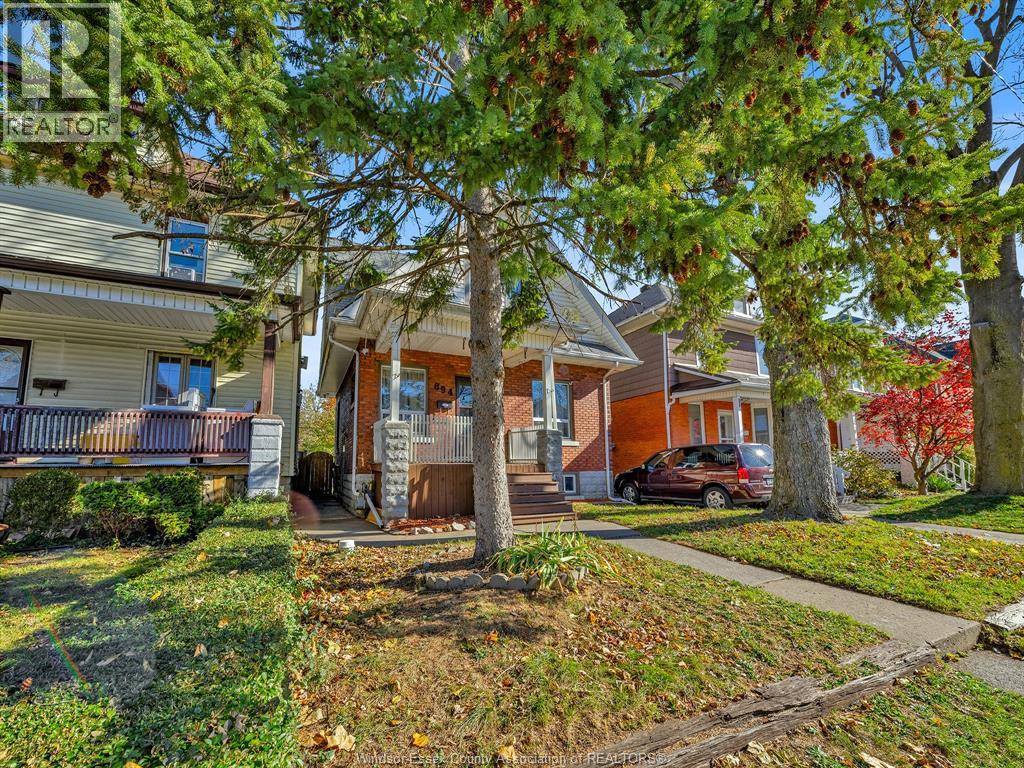894 Dougall, Windsor, Ontario  N9A 4R1 - Photo 4 - 26017219