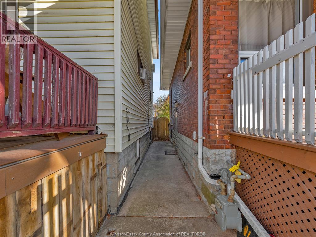 894 Dougall, Windsor, Ontario  N9A 4R1 - Photo 42 - 26017219