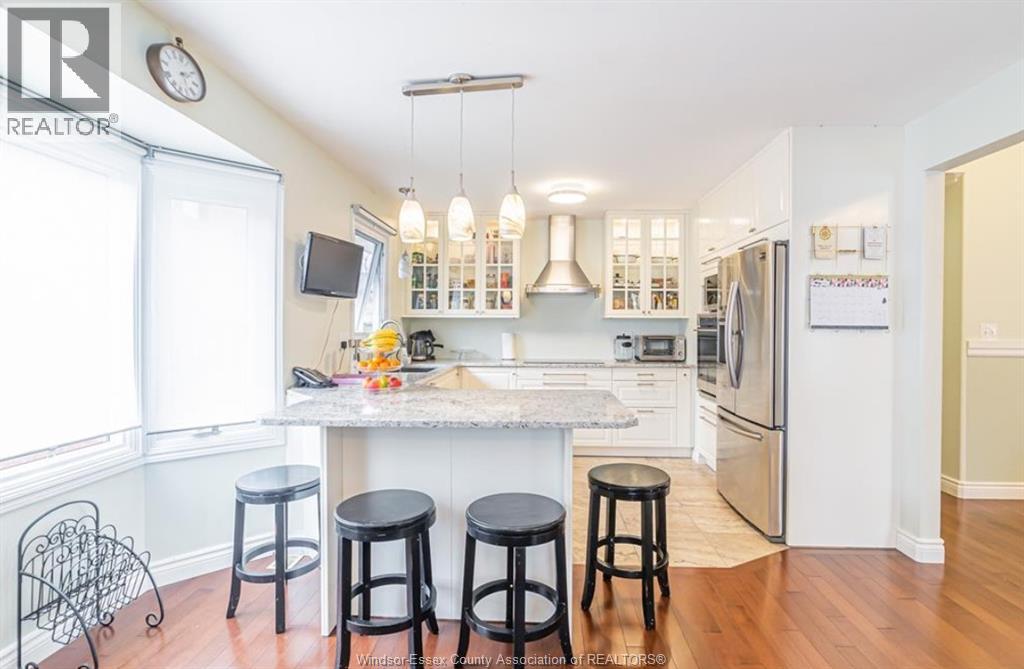 2595 California, Windsor, Ontario  N9E 4L6 - Photo 4 - 26017177