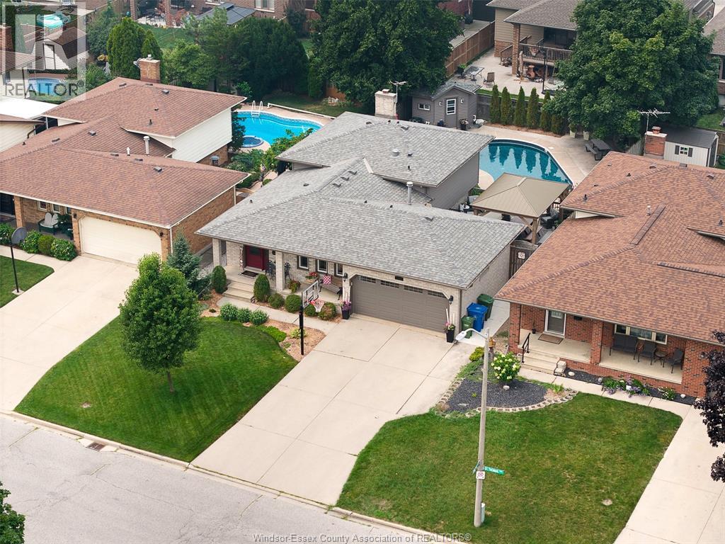 12057 St. Thomas, Tecumseh, Ontario  N8N 3V6 - Photo 1 - 26017127
