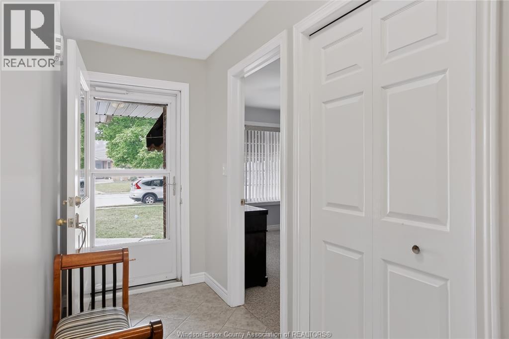 1880 Chateau, Windsor, Ontario  N8P 1M6 - Photo 3 - 26017276