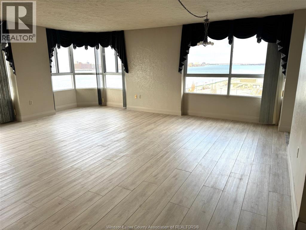 75 Riverside Drive East Unit# 804, Windsor, Ontario  N9A 7C4 - Photo 2 - 26017312