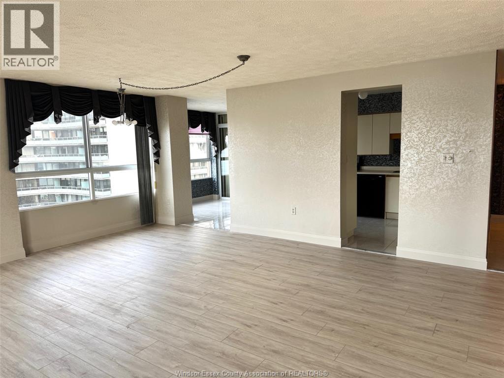 75 Riverside Drive East Unit# 804, Windsor, Ontario  N9A 7C4 - Photo 3 - 26017312