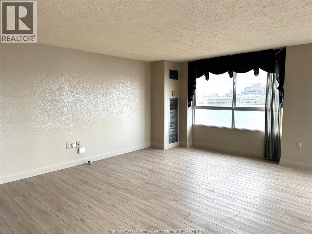 75 Riverside Drive East Unit# 804, Windsor, Ontario  N9A 7C4 - Photo 5 - 26017312