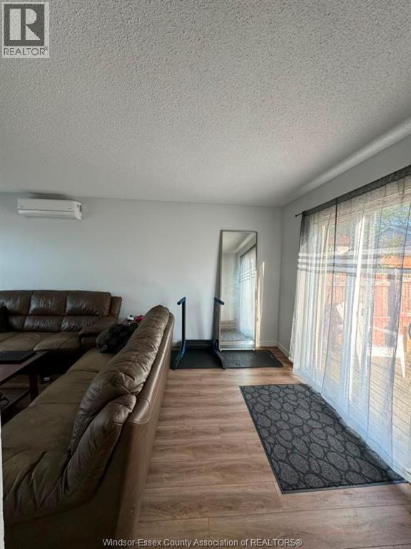 9260 Arncliffe Court, Windsor, Ontario  B8S 4J9 - Photo 3 - 26017114