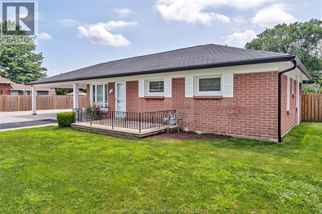 350 Maple Avenue, Lasalle, Ontario  N9J 1P2 - Photo 3 - 26017368