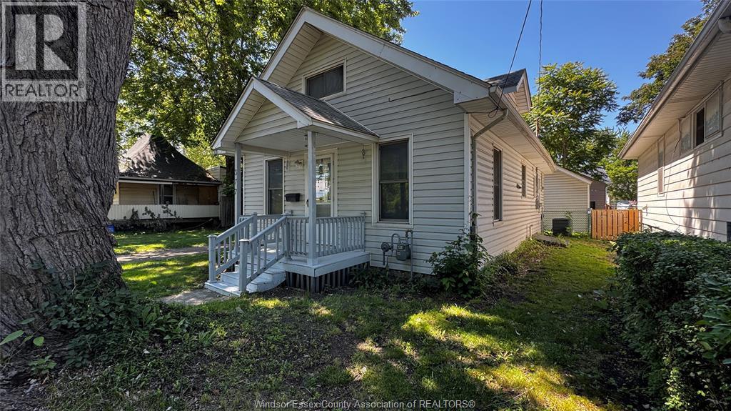 377 Chappell, Windsor, Ontario  N9C 3C6 - Photo 5 - 26017418