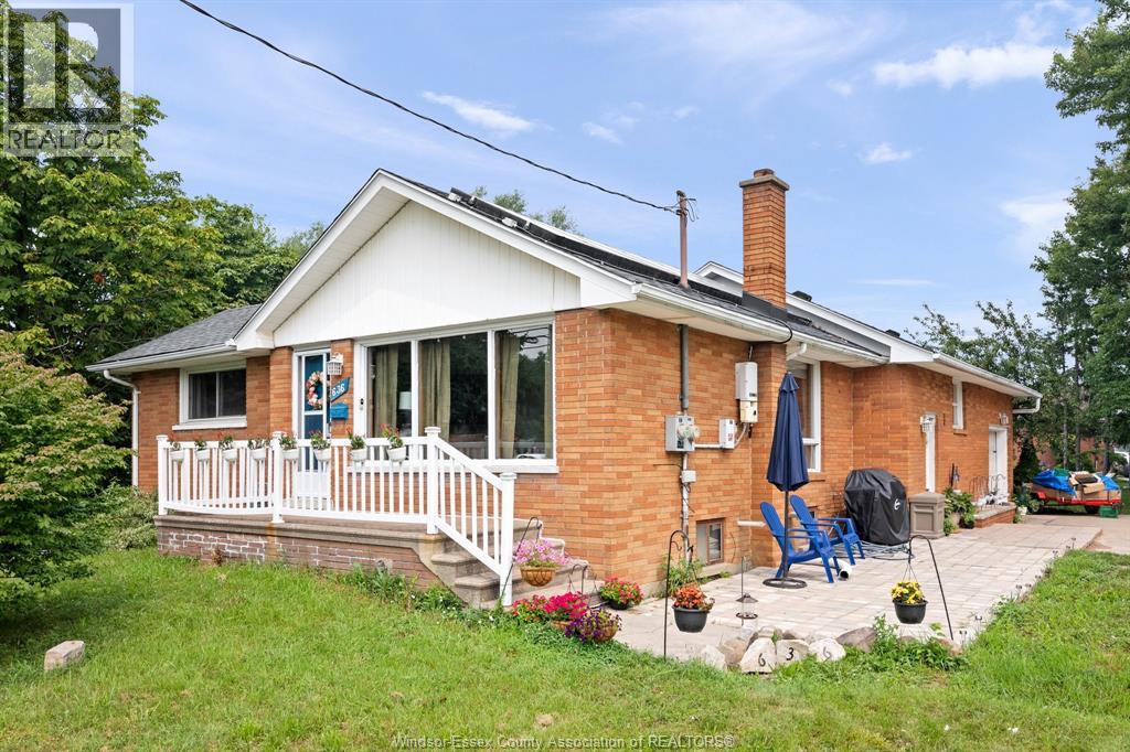 636 Cabana, Windsor, Ontario  N9G 1A4 - Photo 2 - 26017434