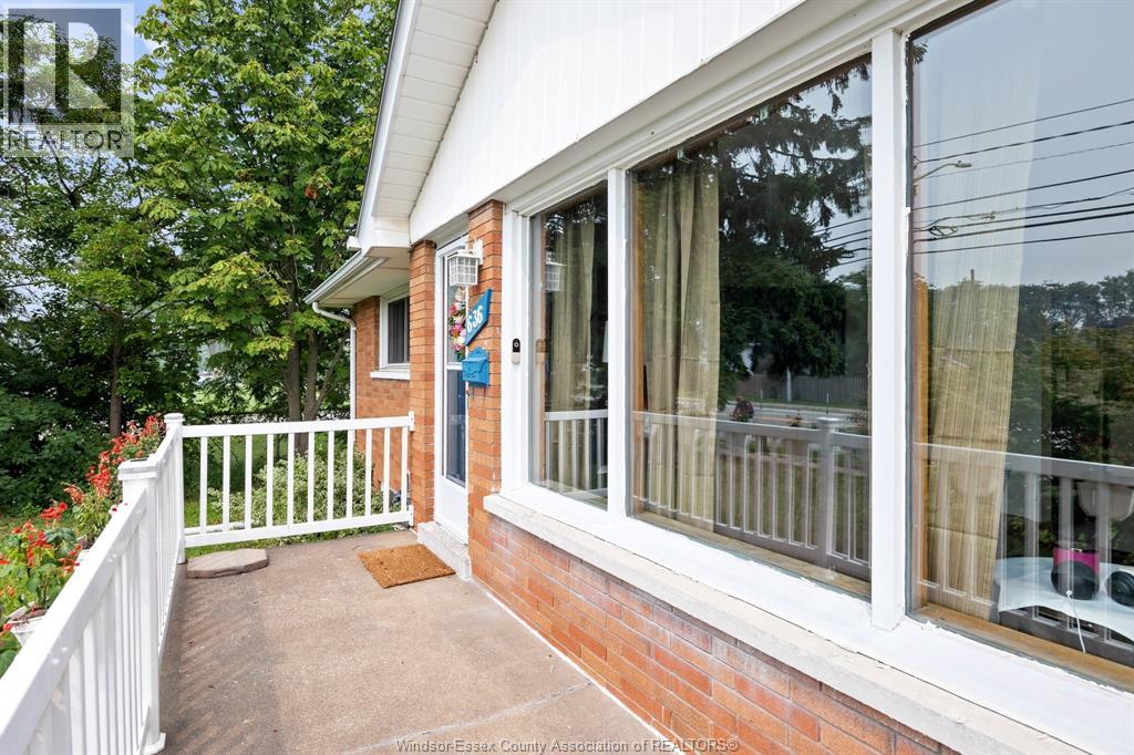 636 Cabana, Windsor, Ontario  N9G 1A4 - Photo 4 - 26017434
