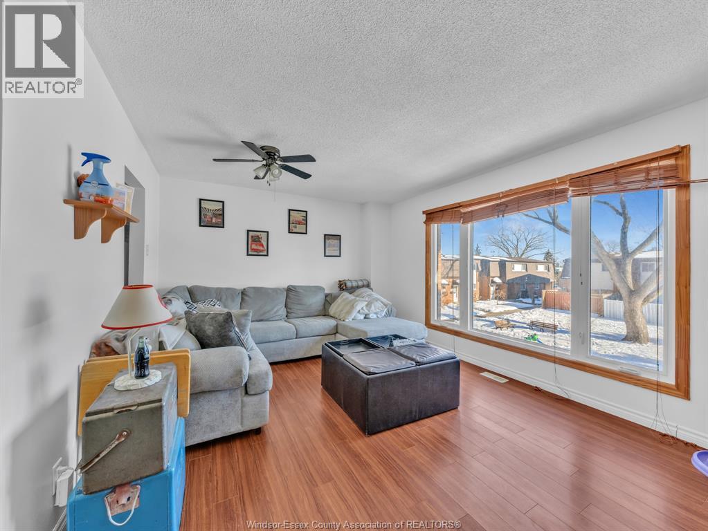 6312 Thornberry, Windsor, Ontario  N8T 3A2 - Photo 13 - 26017447