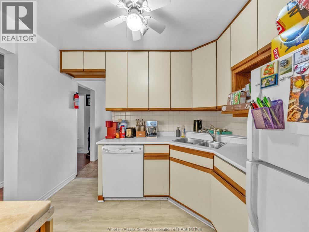 6312 Thornberry, Windsor, Ontario  N8T 3A2 - Photo 18 - 26017447