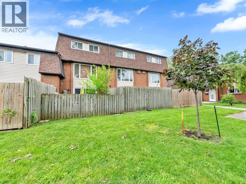 6312 Thornberry, Windsor, Ontario  N8T 3A2 - Photo 37 - 26017447