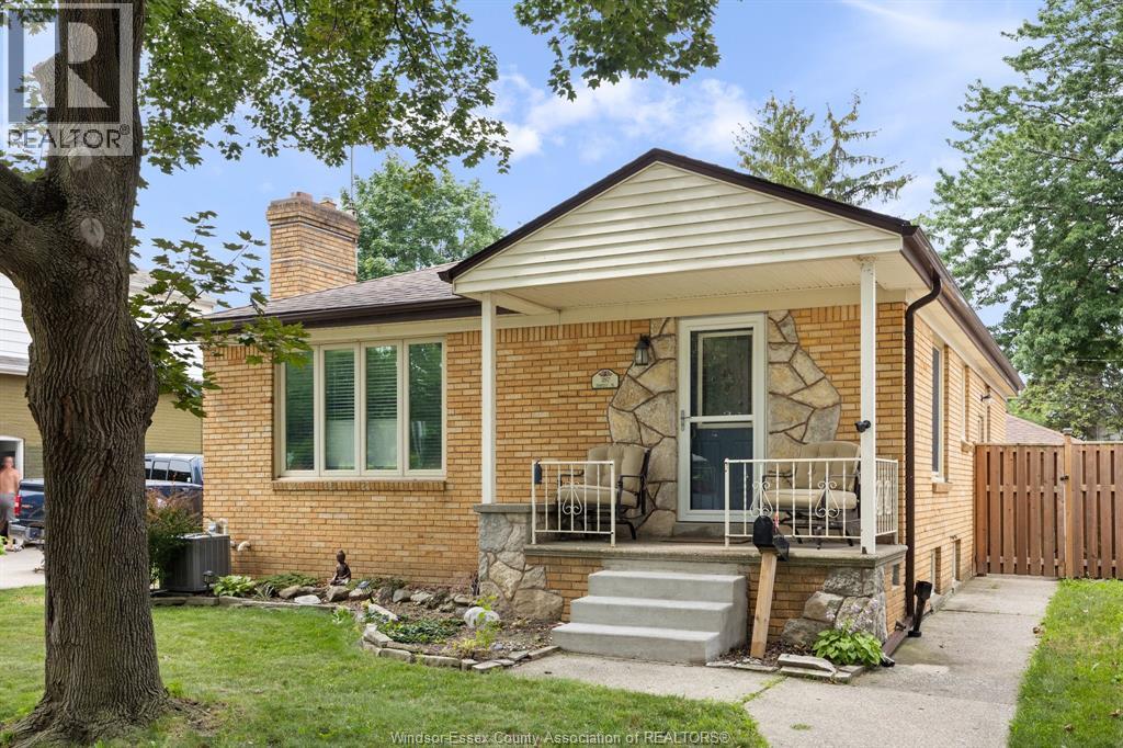 287 ISABELLE PLACE, Windsor, Ontario