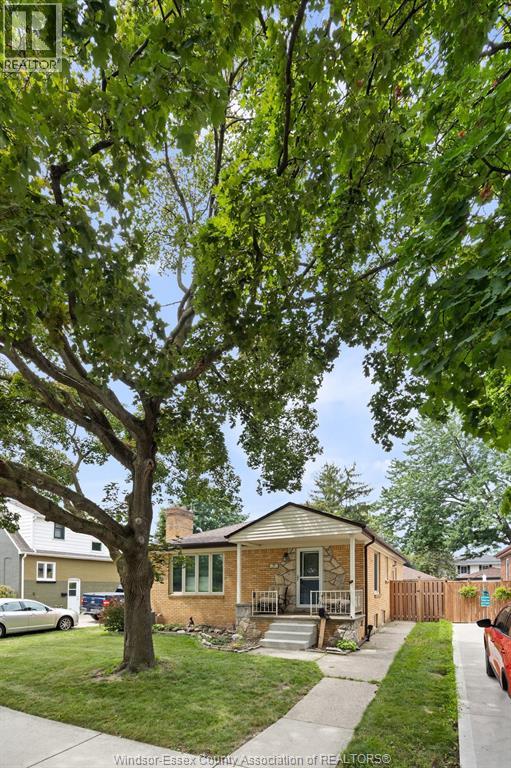 287 Isabelle Place, Windsor, Ontario  N8S 3A7 - Photo 2 - 26017435