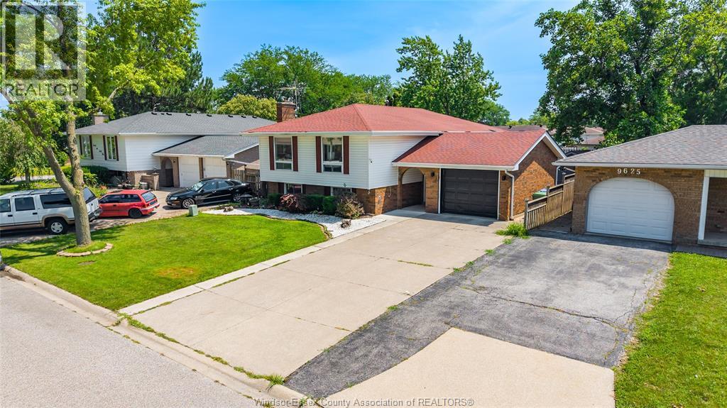 9645 Asgard Road, Windsor, Ontario  N8R 1E1 - Photo 2 - 26017283