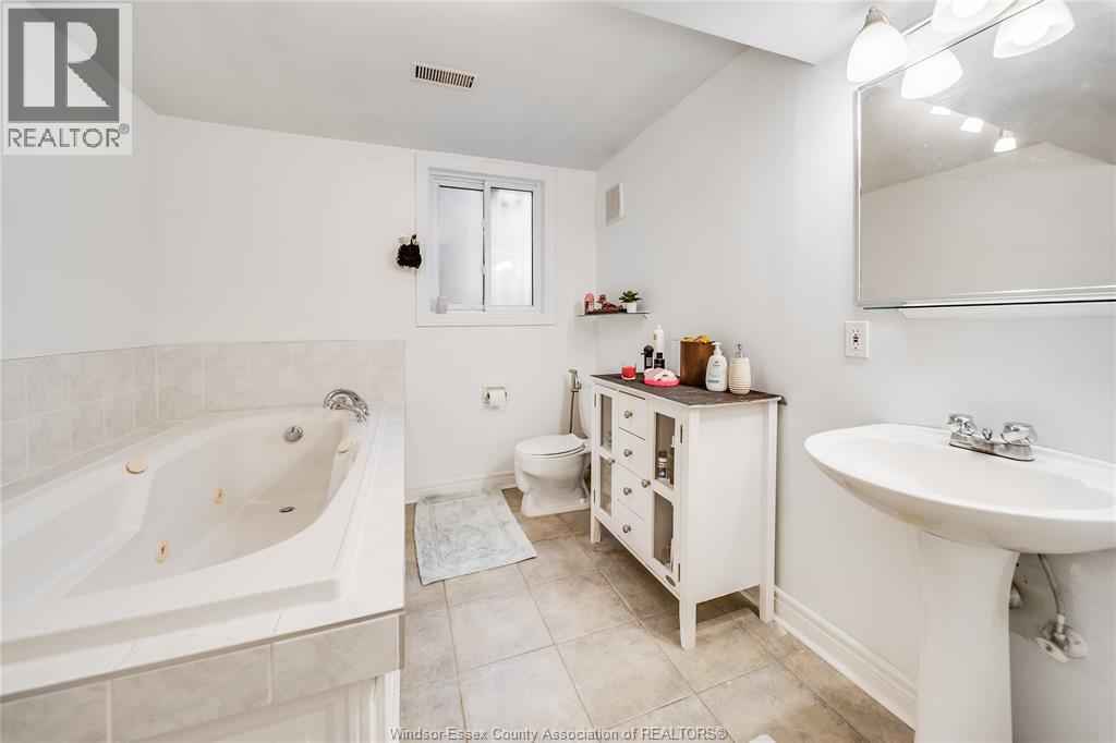 9645 Asgard Road, Windsor, Ontario  N8R 1E1 - Photo 33 - 26017283