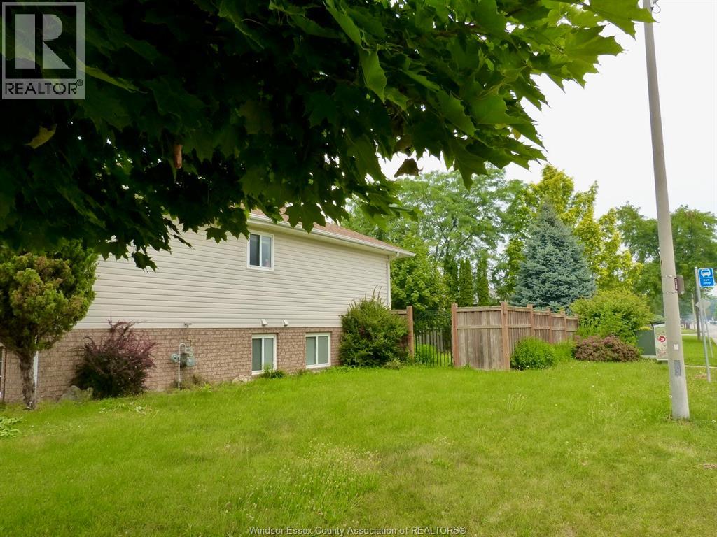 151 Christina Crescent, Leamington, Ontario  N8H 5L8 - Photo 3 - 26017229